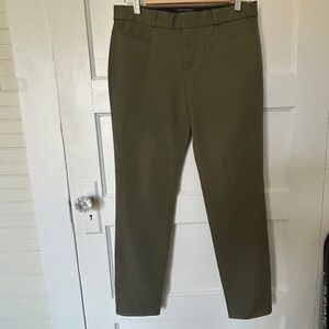 Banana Republic Sloan Trouser in Olive, Size 4, NWOT